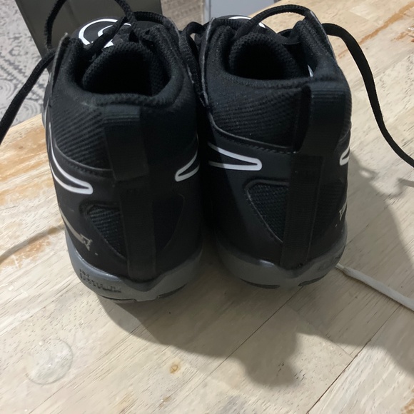 Cleats - Picture 3 of 4